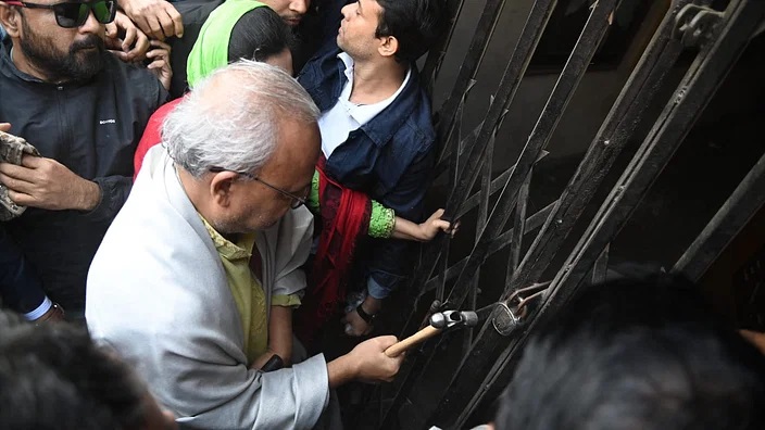 বিএনপি কার্যালয়ের তালা ভাঙলেন রিজভী