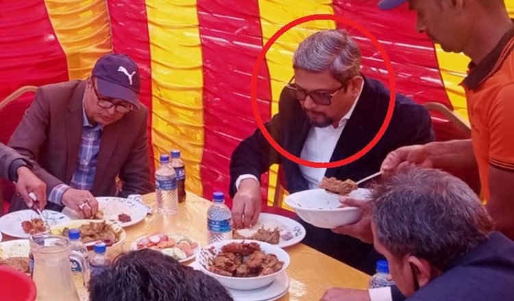 ওবায়দুল কাদেরের বাড়িতে খতনার অনুষ্ঠানে কুমিল্লা জোনের অতিরিক্ত প্রধান প্রকৌশলী আবু হেনা তারেক ইকবাল।