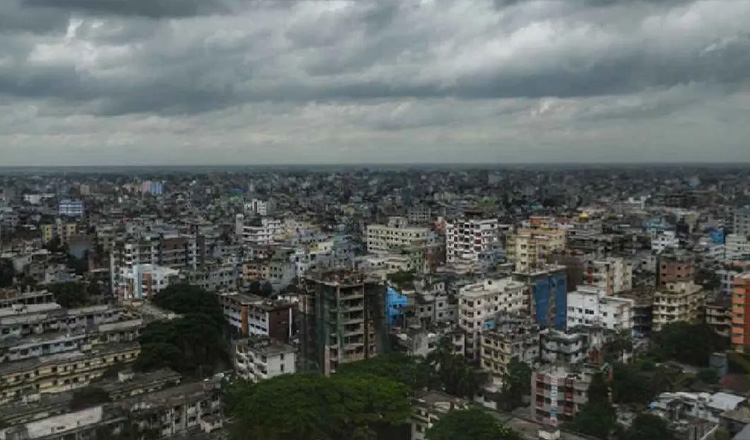 ঢাকার আকাশ থাকবে মেঘলা, বাড়বে তাপমাত্রা