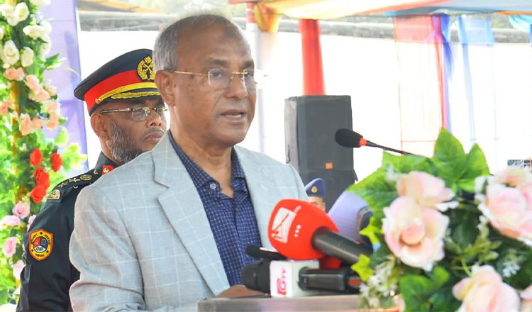 কারাগারে মানবাধিকার নিশ্চিতের নির্দেশ: স্বরাষ্ট্র উপদেষ্টা