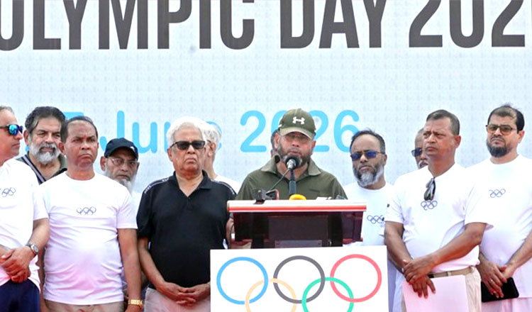 শারীরিক সক্ষমতা বাড়াতে নিয়মিত শরীরচর্চার তাগিদ সেনাপ্রধানের