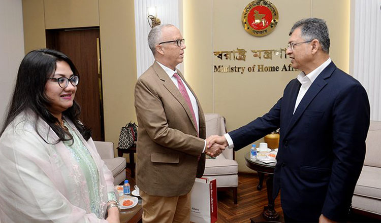 রাজনৈতিক কর্মীদের অনলাইন হয়রানি থেকে সুরক্ষার আহ্বান আইআরআই’র