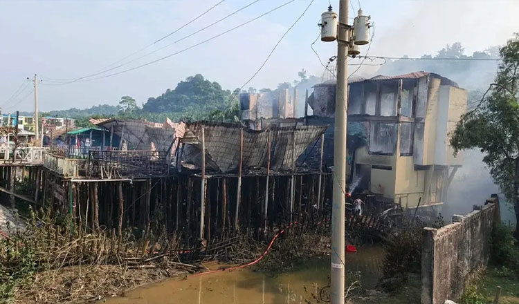 কক্সবাজারে আগুনে নিহত ছয় পর্যটক কারা, জানা গেল পরিচয়