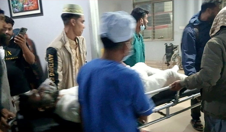 আশুলিয়ায় গ্যাসের সিলিন্ডার বিস্ফোরণ, নারী এবং শিশুসহ দগ্ধ ১১ জন