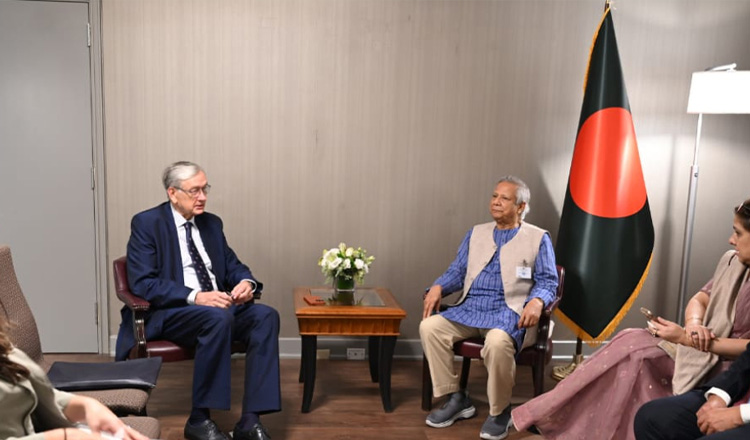 ক্লাব ডি মাদ্রিদের পক্ষ থেকে প্রধান উপদেষ্টাকে যোগদানের প্রস্তাব