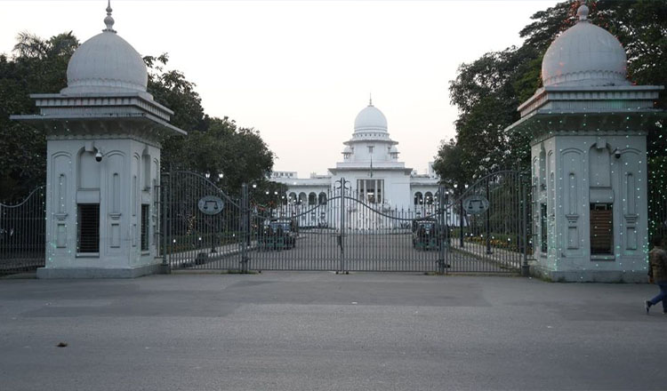 রাতে সুপ্রিম কোর্টে প্রবেশ নিয়ন্ত্রণে কড়াকড়ি
