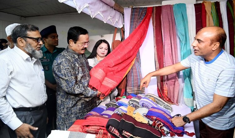 বাঙালির অর্থনৈতিক মুক্তির হাতিয়ার হিসেবে পাট: নানক