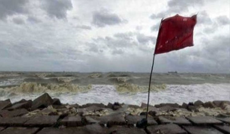 লঘুচাপের প্রভাবে চার সমুদ্রবন্দরে ৩ নম্বর সতর্কসংকেত