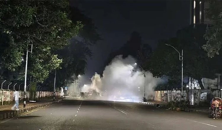 ককটেল বিস্ফোরণ ঘটনায় নিষিদ্ধ আওয়ামী লীগের সম্পৃক্ততার কথা জানাল ডিএমপি
