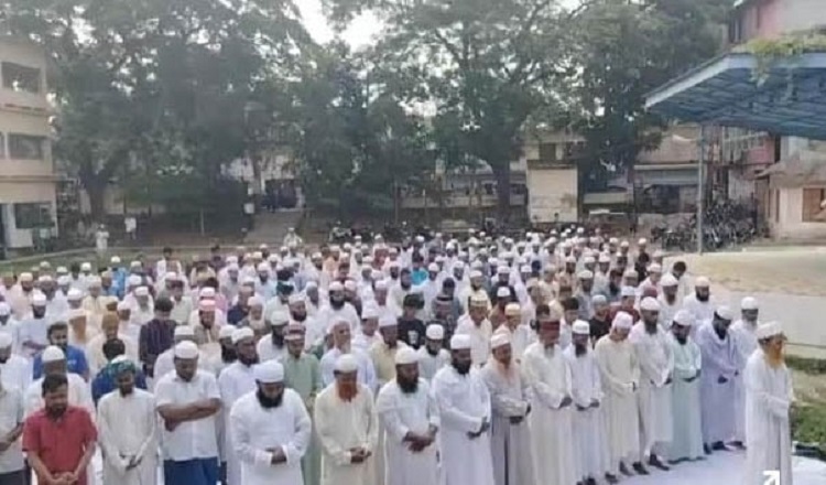 ভোলায় বৃষ্টির জন্য বিশেষ নামাজ আদায়