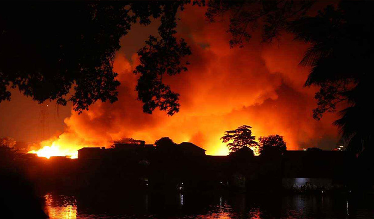দীর্ঘ ১৬ ঘণ্টা পর করাইলের আগুন নিভিয়েছে ফায়ার সার্ভিস