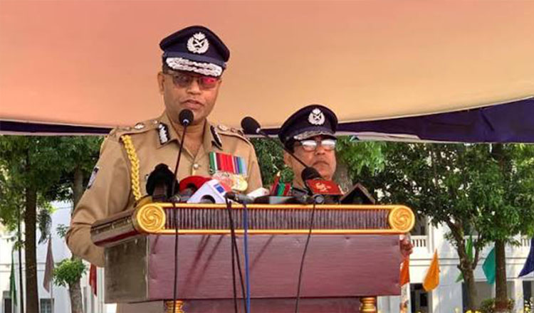 জনগণের আস্থা অর্জনে সেবার মানসিকতায় কাজের নির্দেশ আইজিপির