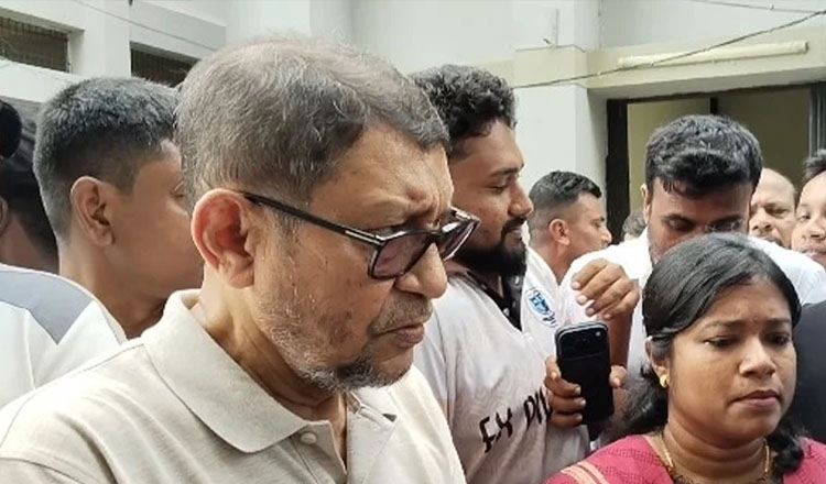 স্বাস্থ্য খাতে ১৬ হাজার কোটি টাকার টেন্ডার প্রক্রিয়া, আসছে পাঁচটি রোবটিক সার্জারি মেশিন