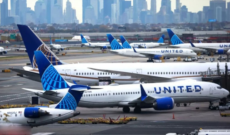 শাটডাউনের প্রভাবে যুক্তরাষ্ট্রে সহস্রাধিক ফ্লাইট বাতিল