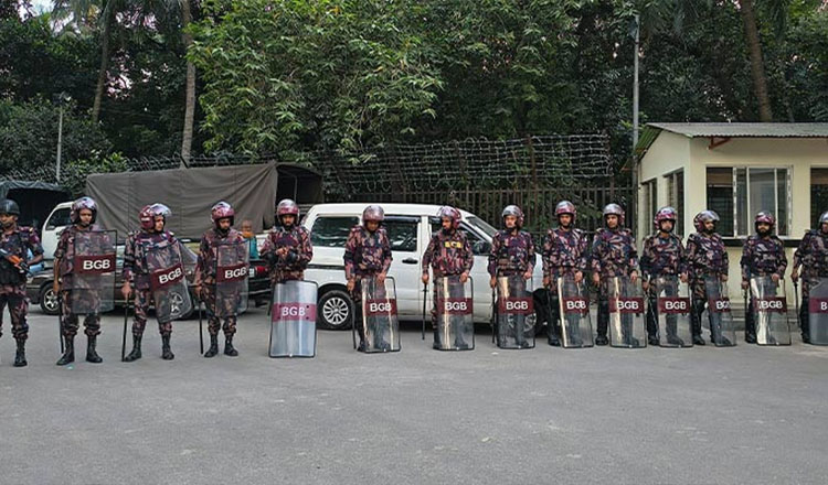 হাসিনা মামলার রায়কে কেন্দ্র করে রাজধানীজুড়ে কঠোর নিরাপত্তা ব্যবস্থা