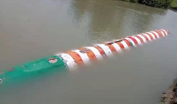 খালে ‘টর্পেডো’সদৃশ বস্তু