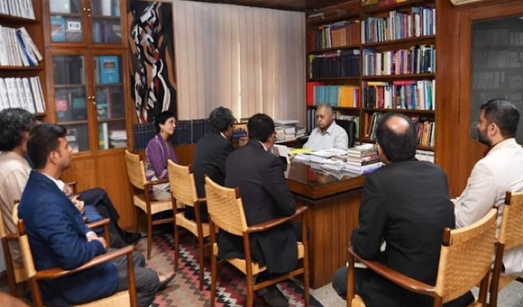 সংবিধান সময়োপযোগী করার পরামর্শ ড. কামাল হোসেনের