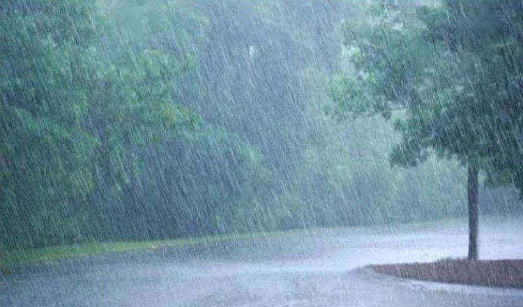 সারাদেশে মাঝারী থেকে ভারী বর্ষণের সম্ভাবনা
