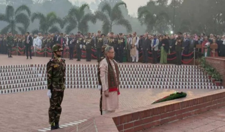 বিজয় দিবসে স্মৃতিসৌধে শহীদদের শ্রদ্ধা জানালেন রাষ্ট্রপতি