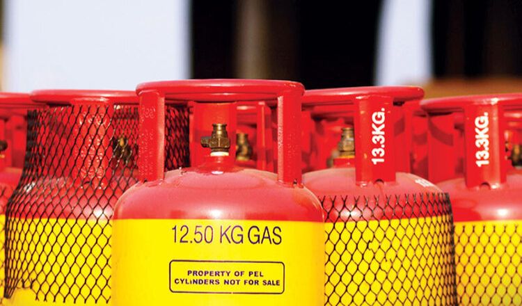 ফের বাড়ল এলপি গ্যাসের দাম